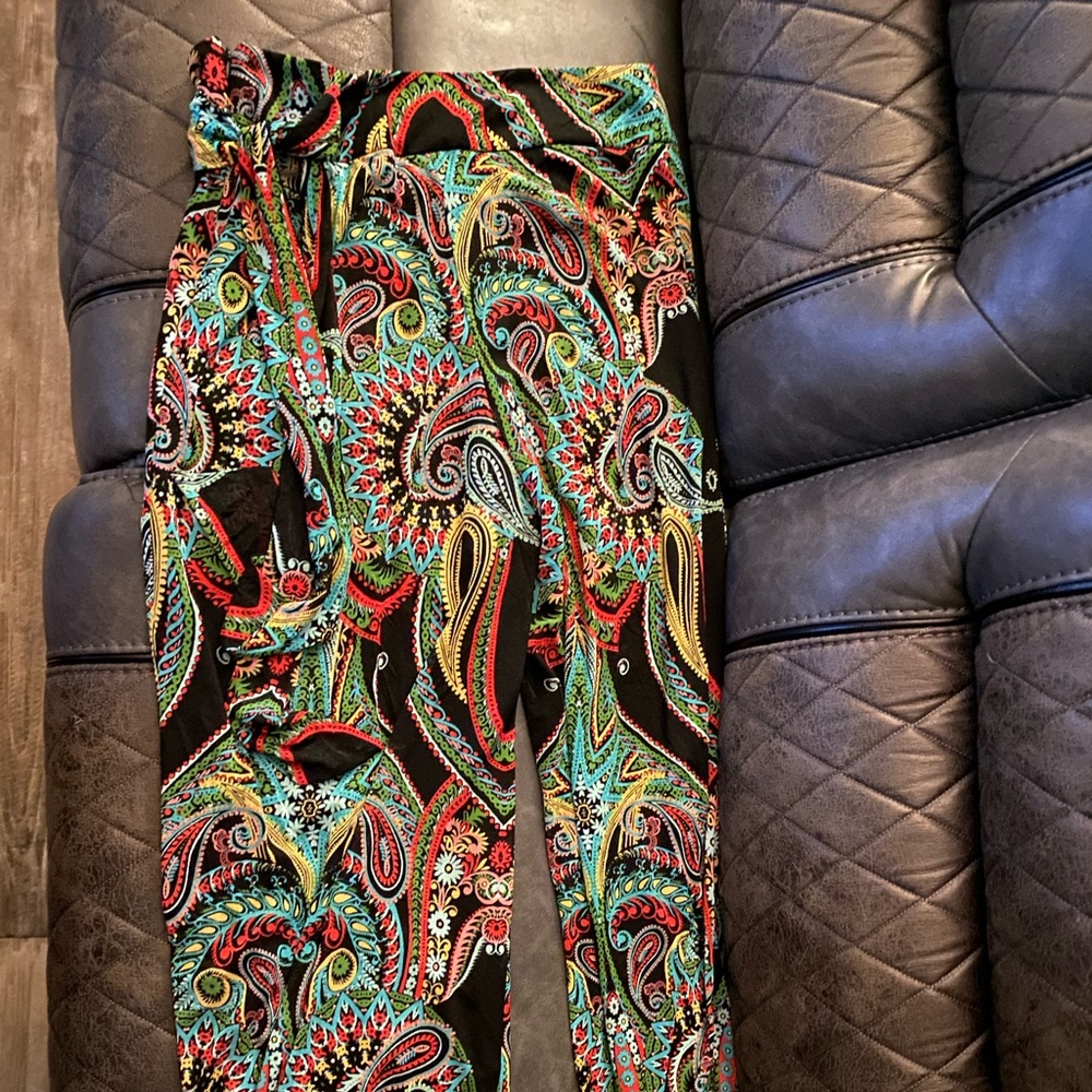 New York & Co Paisley print 2 piece set